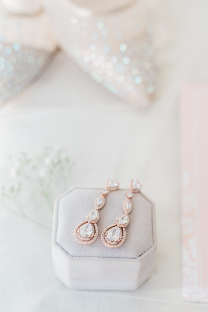 Blush Rose Gold Wedding Details Jewelry Greenery Florals Baby’s Breath | Sunset Oaks in Tyler TX by DFW Dallas Fort Worth wedding photographer Karina Danielle Photography