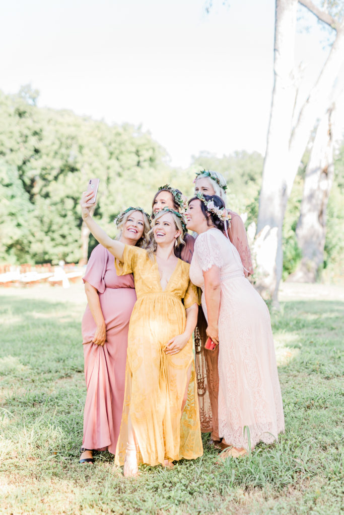 Bridesmaids Selfie | San Marcos TX Wedding by DFW Fort Worth Dallas wedding photographer Karina Danielle Photography